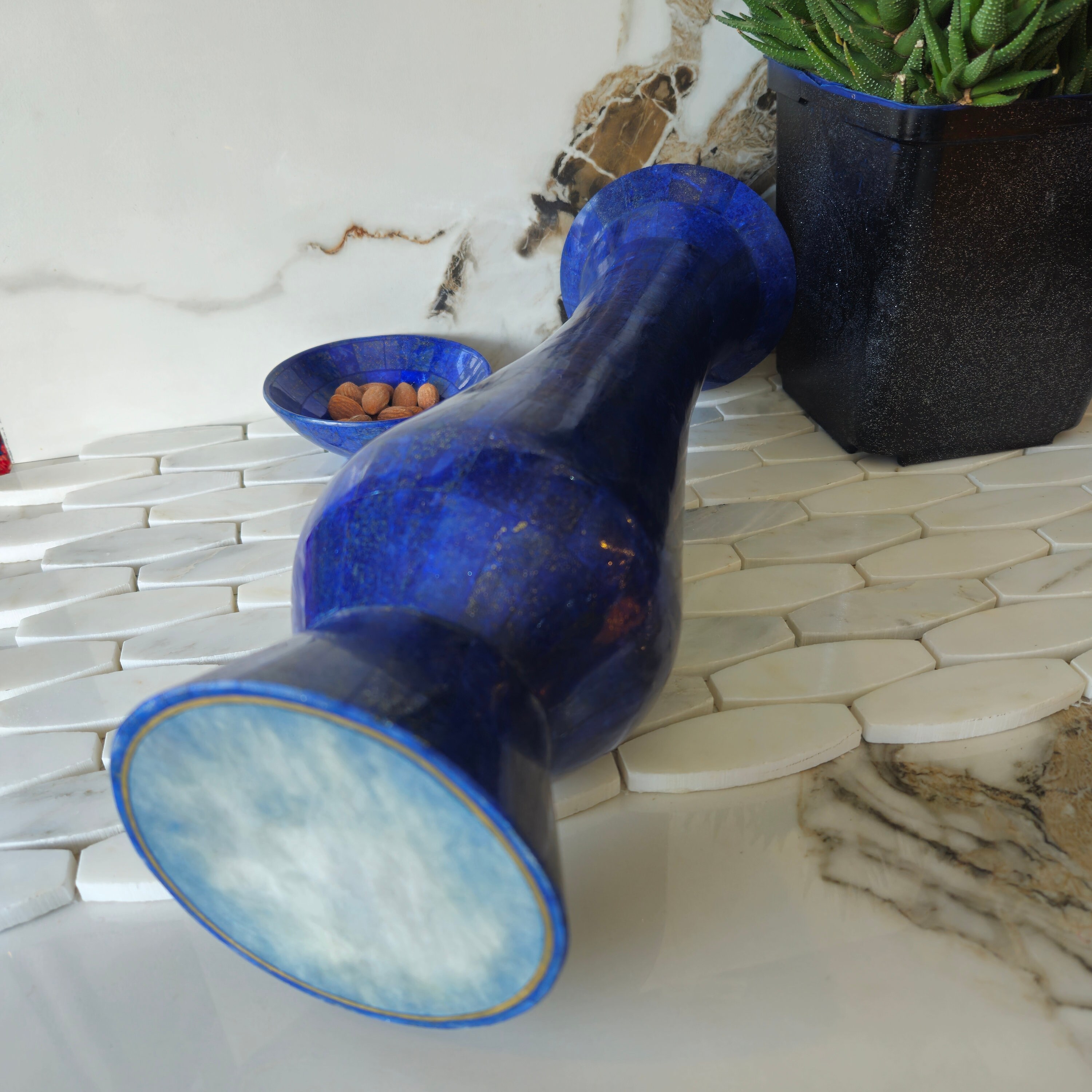 35 Cm Hieght Hand Crafted stunning genuine highest quality Lapis Lazuli Gemstone vase directly from Afghanistan